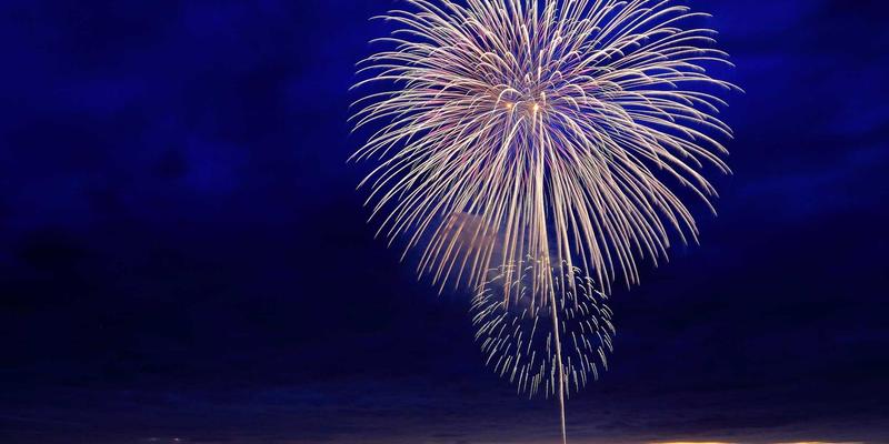 从蒸汽波艺术看中国传统工艺品的文化解码与市场新生